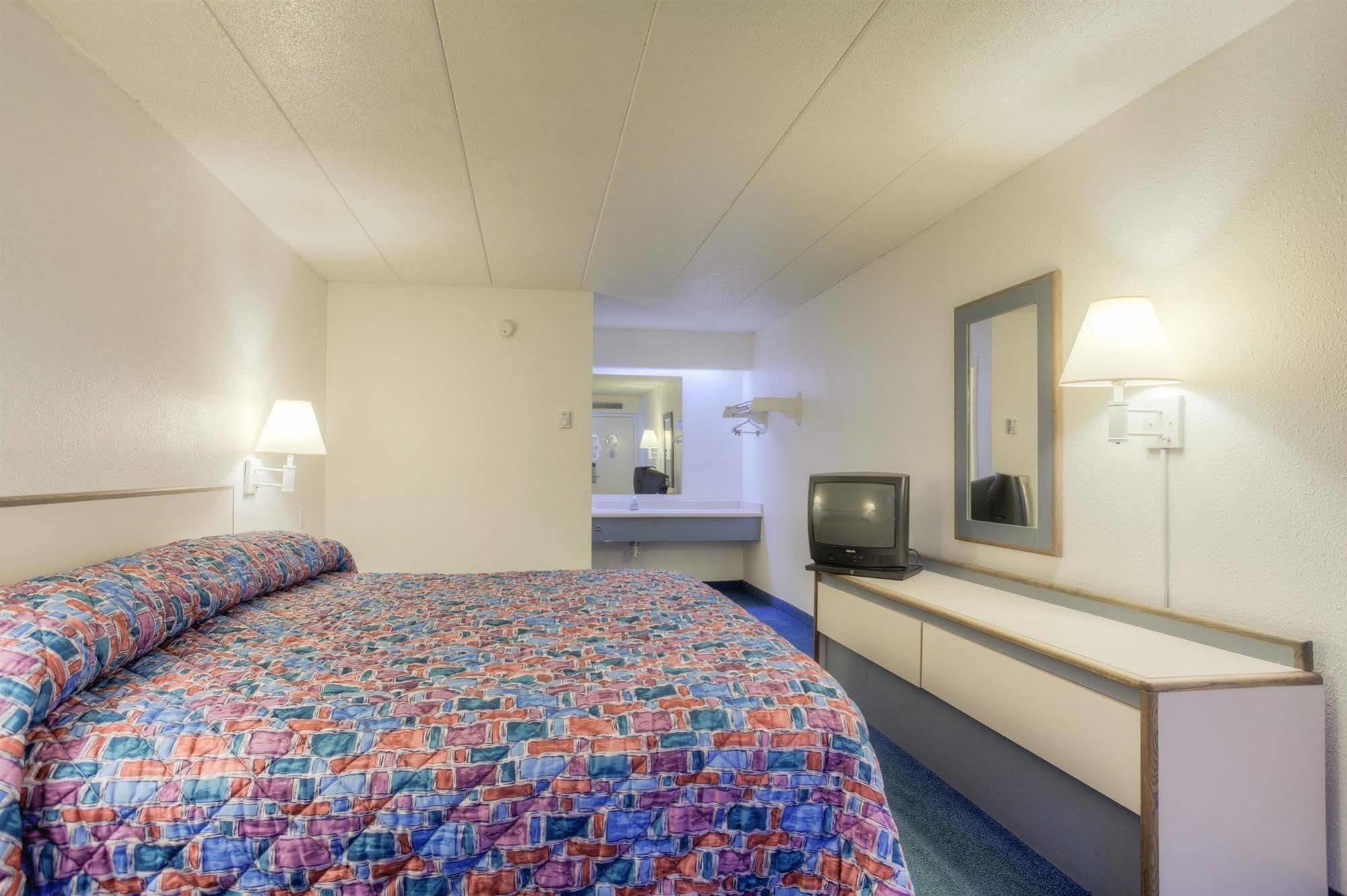 Motel 6-Knoxville, Tn - North מראה חיצוני תמונה