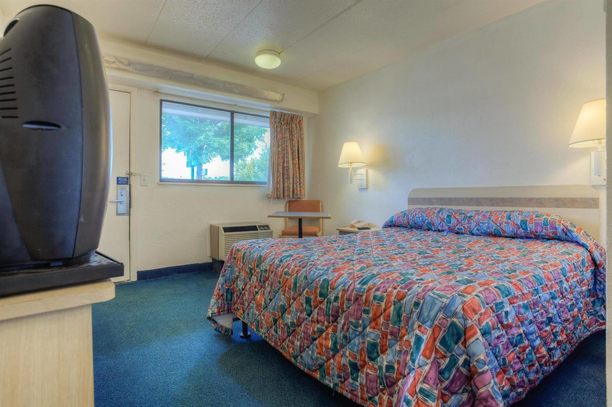 Motel 6-Knoxville, Tn - North מראה חיצוני תמונה
