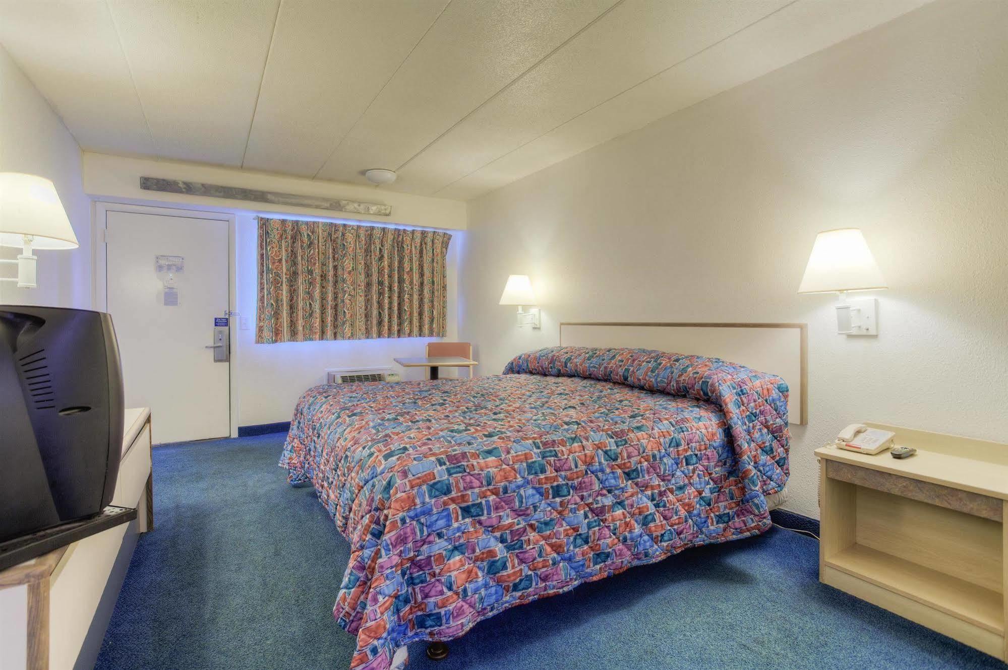 Motel 6-Knoxville, Tn - North מראה חיצוני תמונה