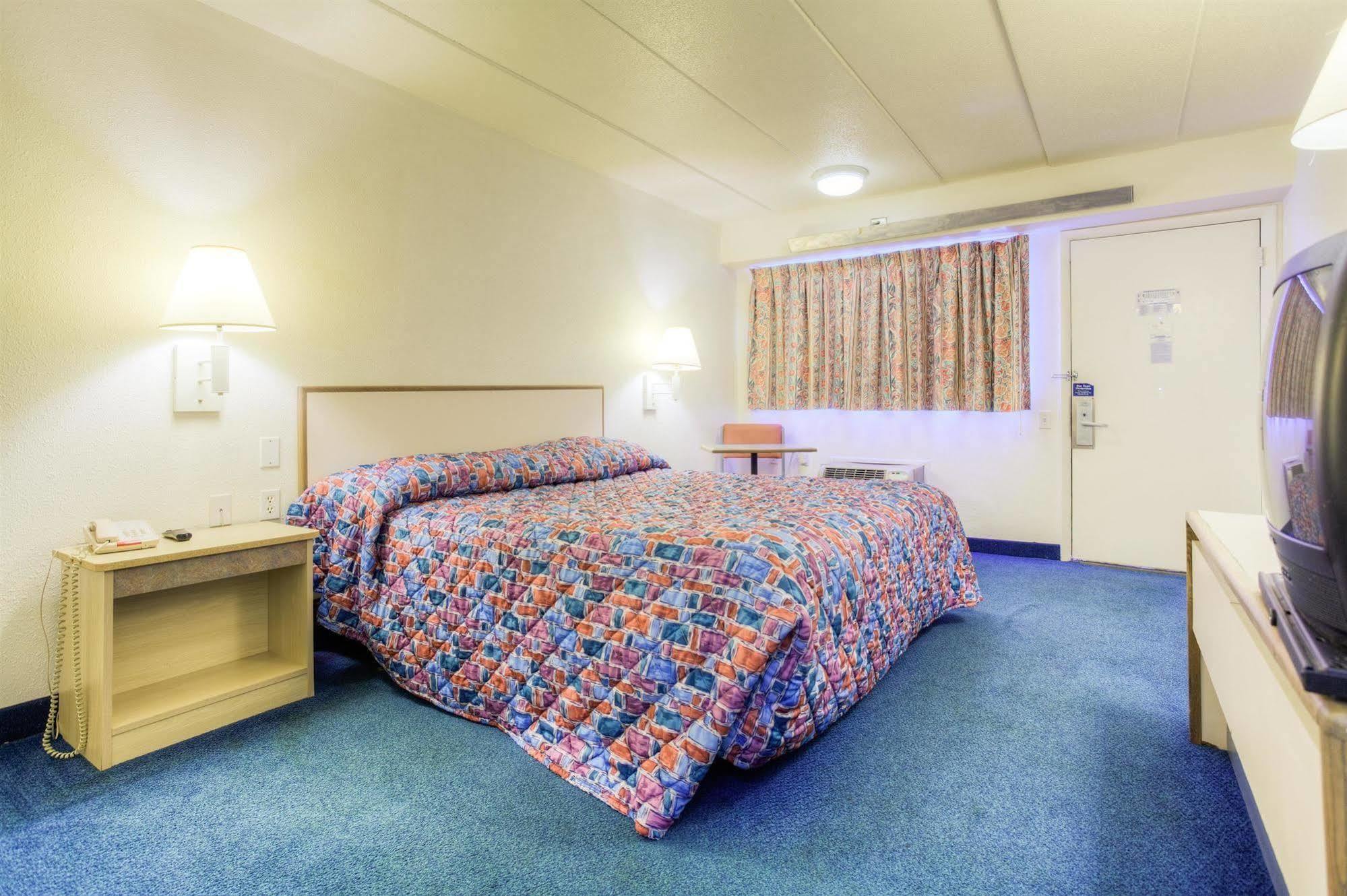 Motel 6-Knoxville, Tn - North מראה חיצוני תמונה