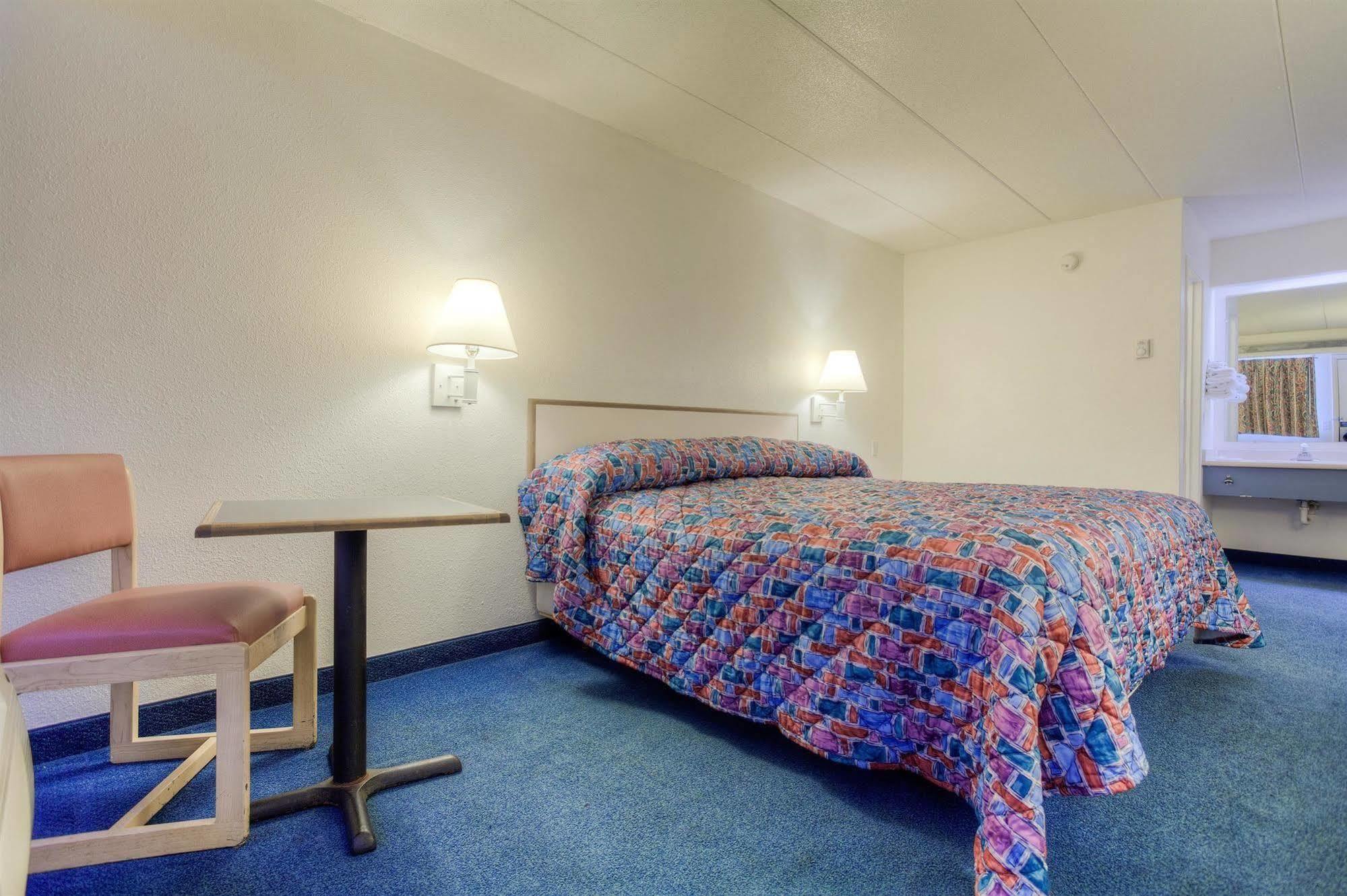 Motel 6-Knoxville, Tn - North מראה חיצוני תמונה